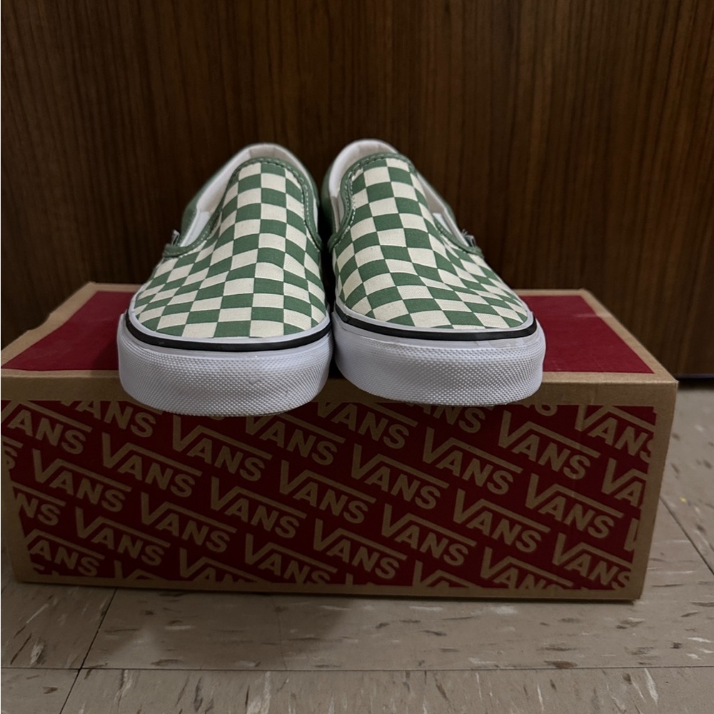 Van shoes. Size 7 in women. Green and white pattern. - Picture 4 of 5